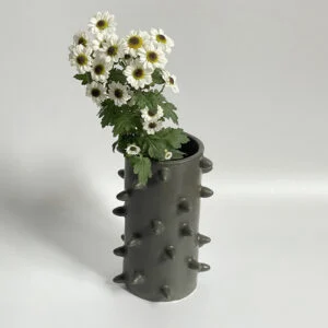 گلدان سرامیکی با طراحی هنری - 1