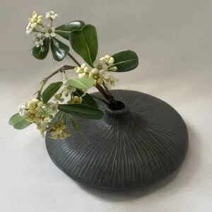 گلدان دست‌ساز الهام‌گرفته از طبیعت - 1